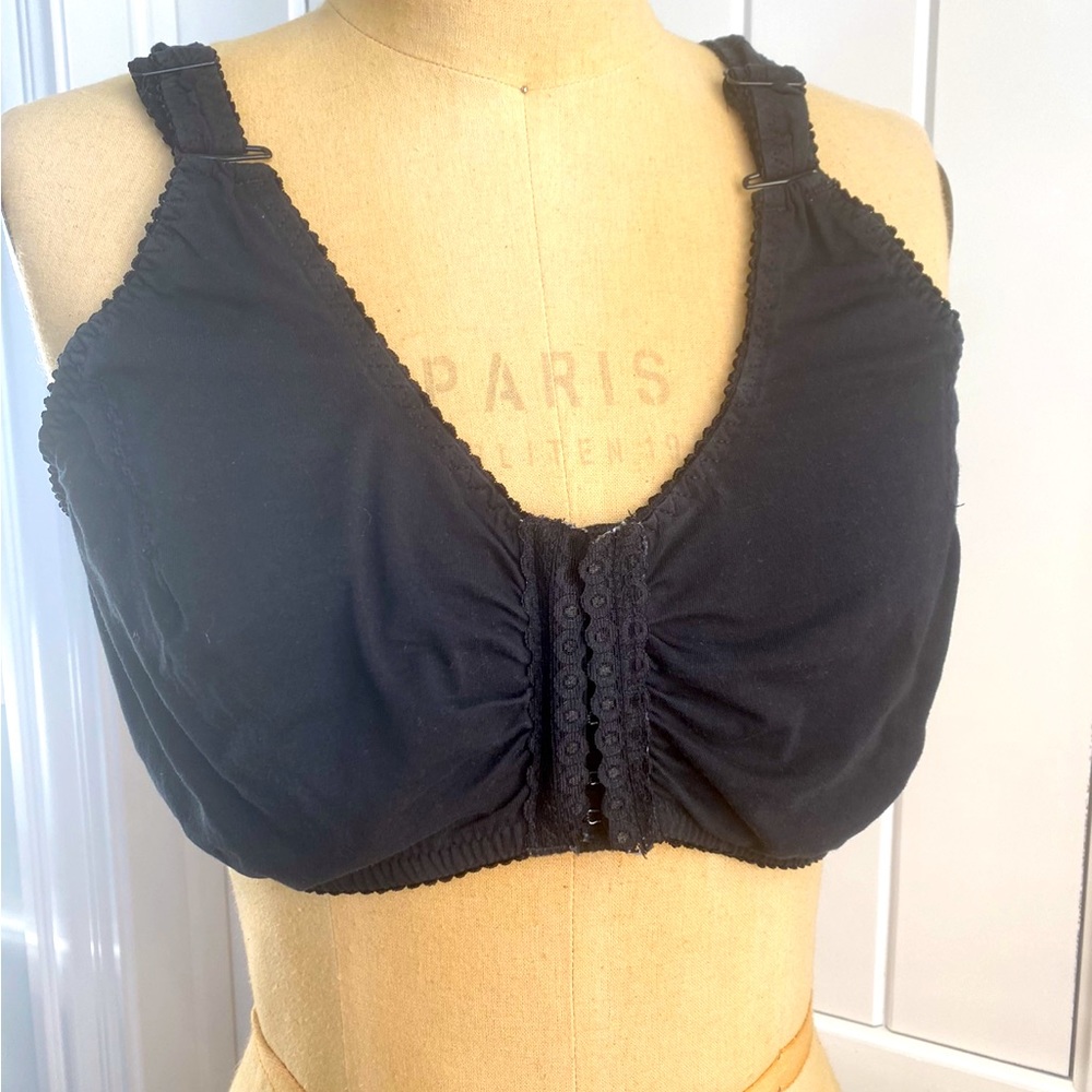 Front closure bras size M